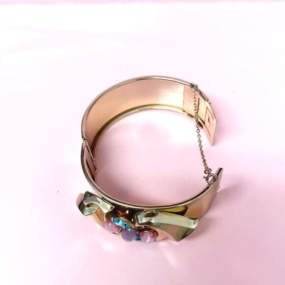 Vintage Coro Bracelet | Gold Tone with Moon Glow Stones & Safety Chain | 1960s - Picture 4 of 5